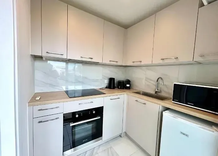 Apartment Moderne A Les Pins - 30 M² Avec Balcon Juan-les-Pins