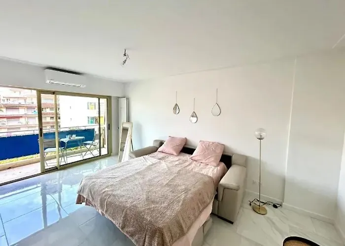 Apartment Moderne A Les Pins - 30 M² Avec Balcon Juan-les-Pins